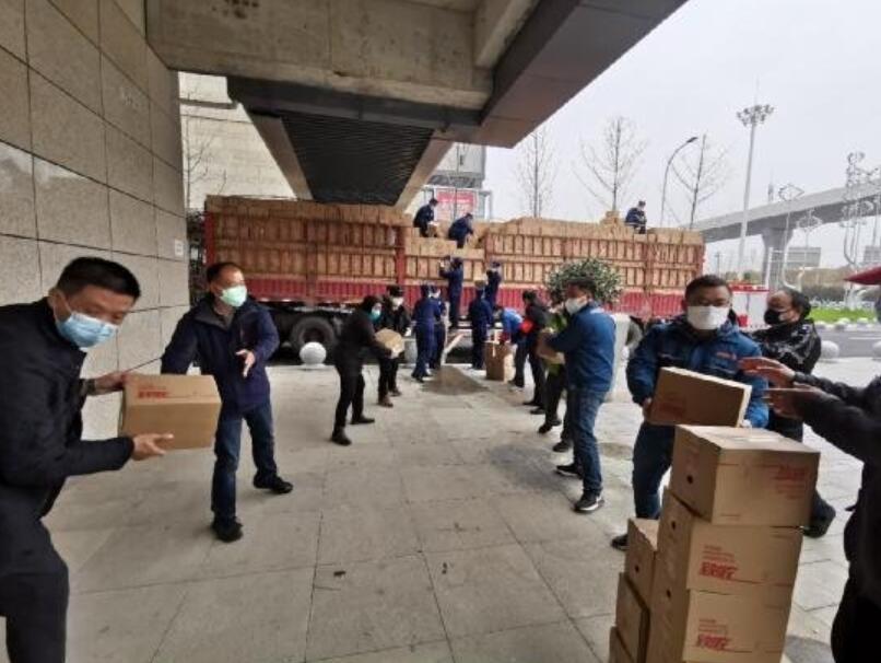 超有愛(ài)！武漢市民作詩(shī)、創(chuàng)意蔬菜拼“花式致謝”長(zhǎng)虹愛(ài)心捐贈(zèng)(圖2)